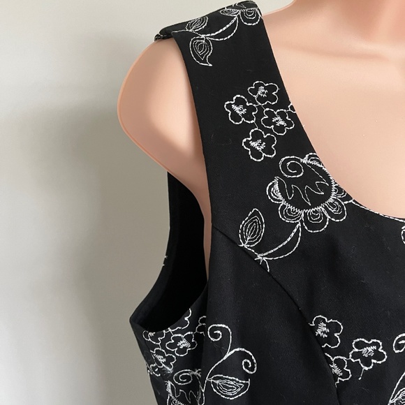 Shift Dress Black/White Made in Canada by Jolibel Size 10 - Picture 9 of 9